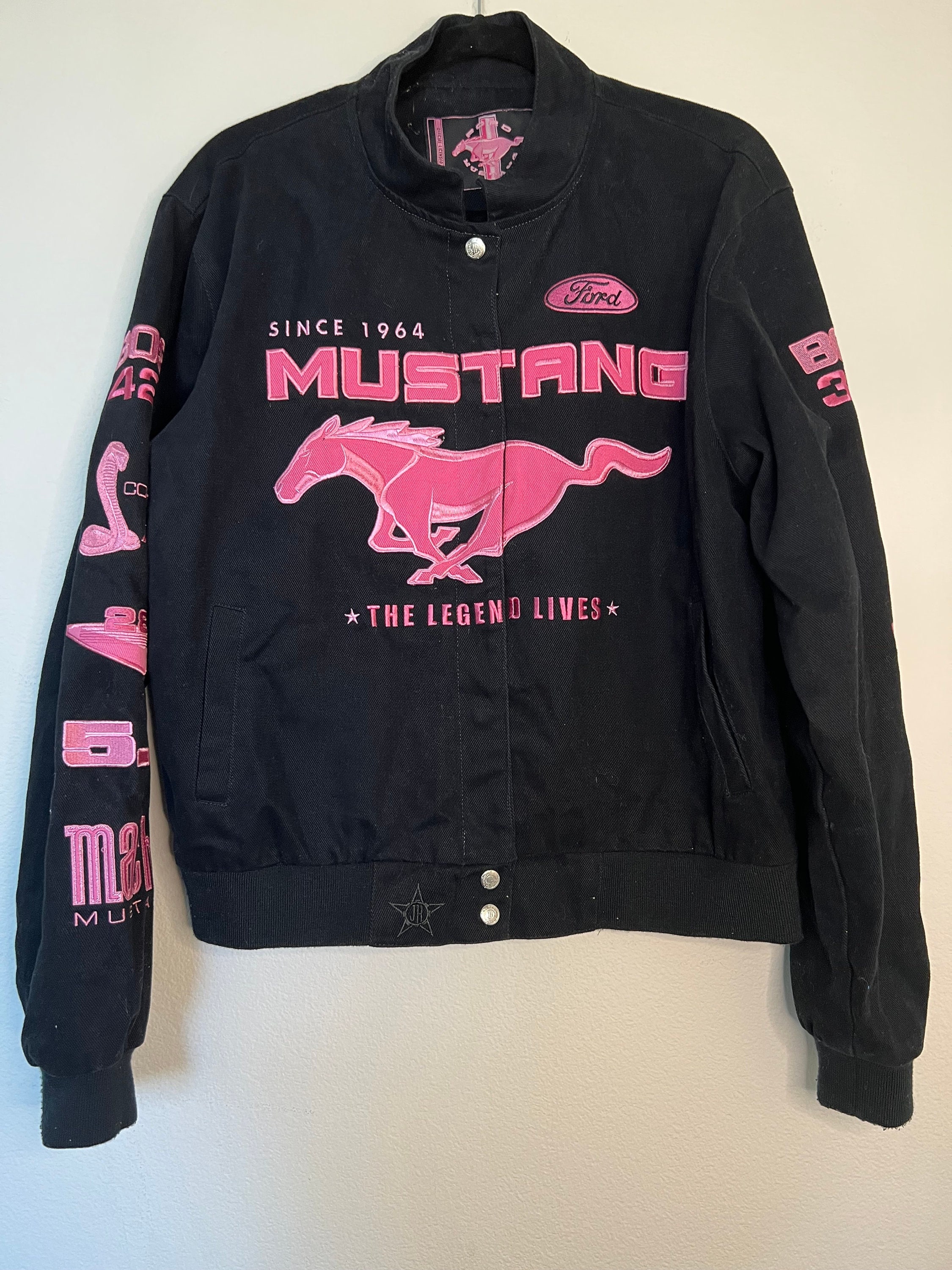 Vintage Hot Pink Embroidered Ford Mustang Black Denim Bomber Vintage Hot Pink Embroidered Ford Mustang Black Denim Bomber