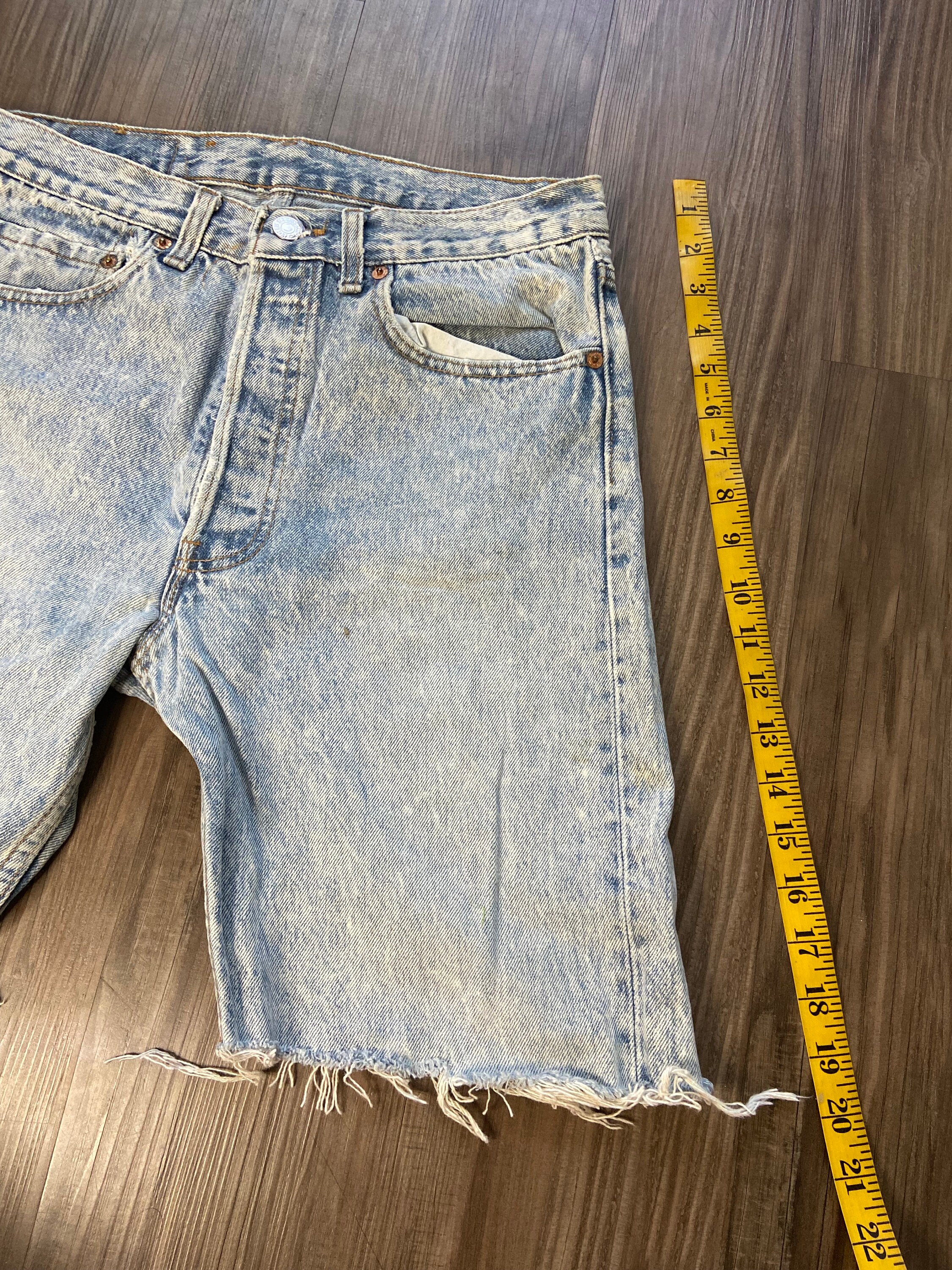 【U LAN】Loui Washing Cutting Denim Shorts Loui Washing Cutting Denim Shorts - ULAN | 60% - Asian