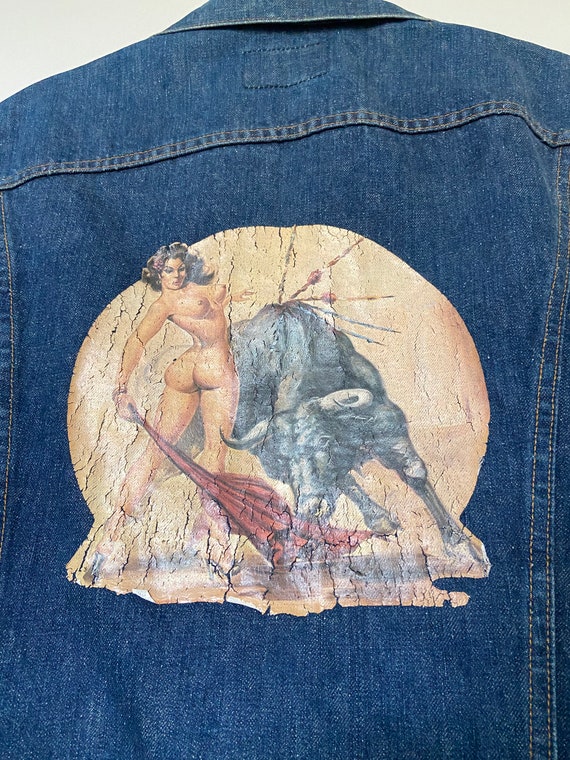 Vintage Levi's 2 Pocket Pin Up Graphic Cutoff Sleevel… Gem