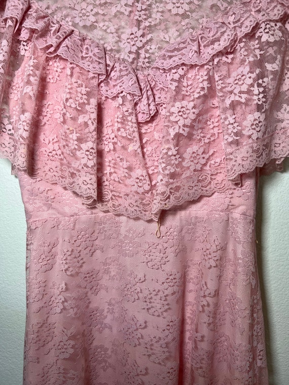 VINTAGE 60s 70s BLACK GREEN LILAC BOUQUET FLORAL LACE RUFFLE SHORT DRESS 8 main image 0