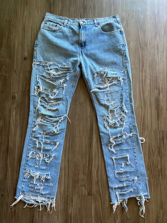 Shredded 505 Levi's Distressed Blue Jeans