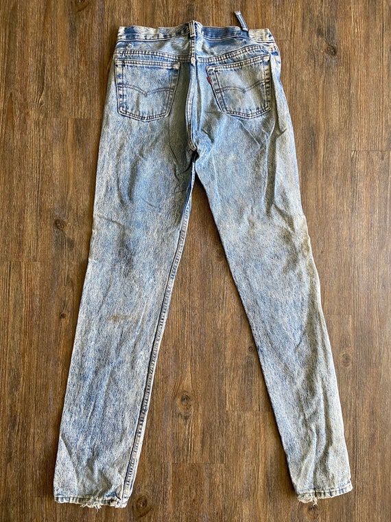 Vintage 501 Levi's Light Wash Denim Jeans - image 6