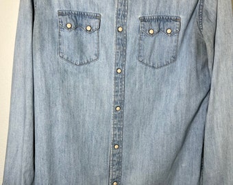シャツ HUECLOSET Two porket Line Snap Denim Shirt 25KERO213 Women's Two Toned Denim Snap Front Shirt | Women | Lee®