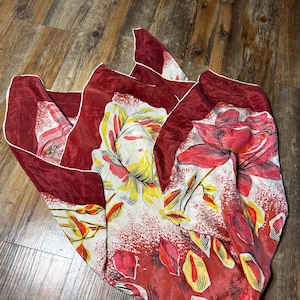 Szalik z nadrukiem kwiatowym w stylu vintage z lat 60.