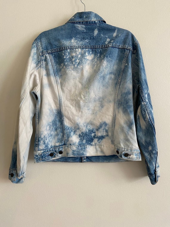 Vintage 4 Pocket Levi's Bleached Denim Jean Jacket - image 6