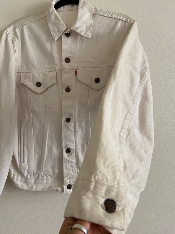 Vintage 2 Pocket Levi's White Denim Jean Jacket - image 2