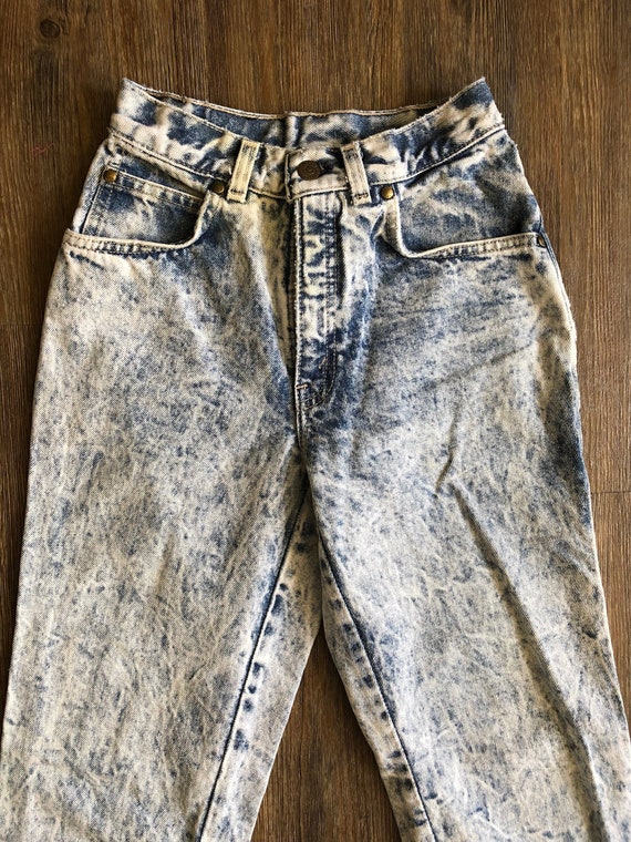 vintage high waisted levi jeans