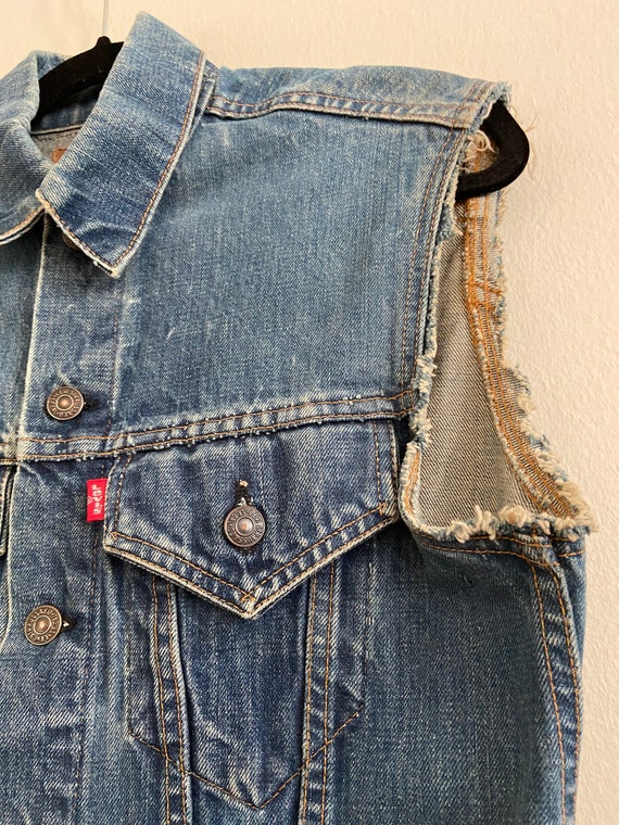 Vintage Levi's 2 Pocket Bleached Cutoff Sleeveles… - image 4