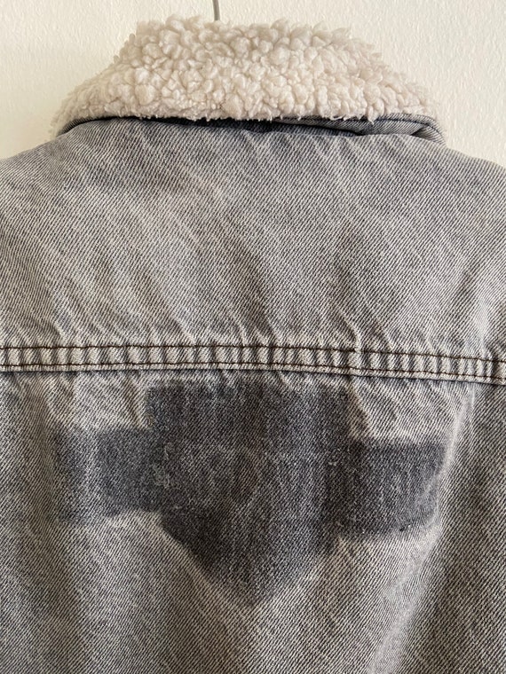 Vintage 4 Pocket Levi's Denim Sherpa Lined Jacket… - image 9