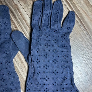 Vintage Dark Blue Peek-A-Boo Hole Detailed Gloves