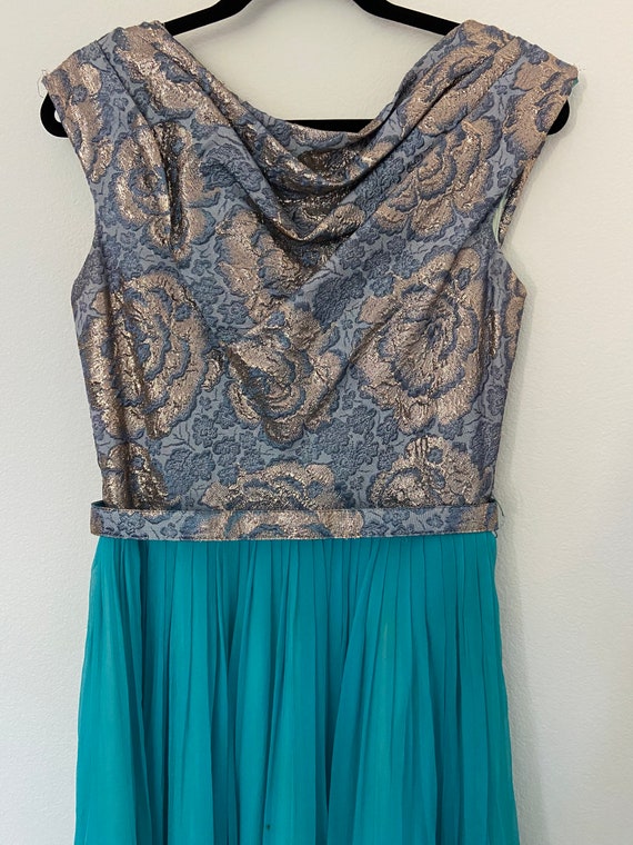 Elinor sleeveless lace gown online