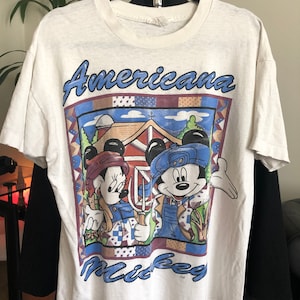 Vintage jaren 90 JERRY LEIGH voor UNLIMITED Mickey & Minnie Mouse "Americana" zeer dun grafisch T-shirt met één steek