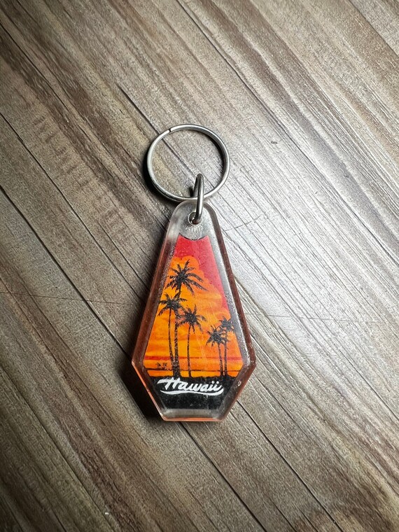 Vintage 90's-Y2K Hawaii Sunset Souvenir Keychain