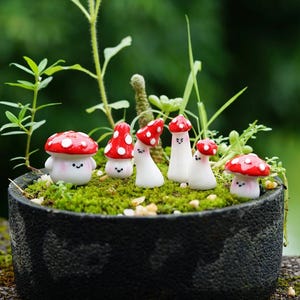 6pcs  Miniature Fairy Tiny Funny Mixed Size Smiling Face Mushrooms Fairy Garden Supplies & Accessories Terrarium Figurines