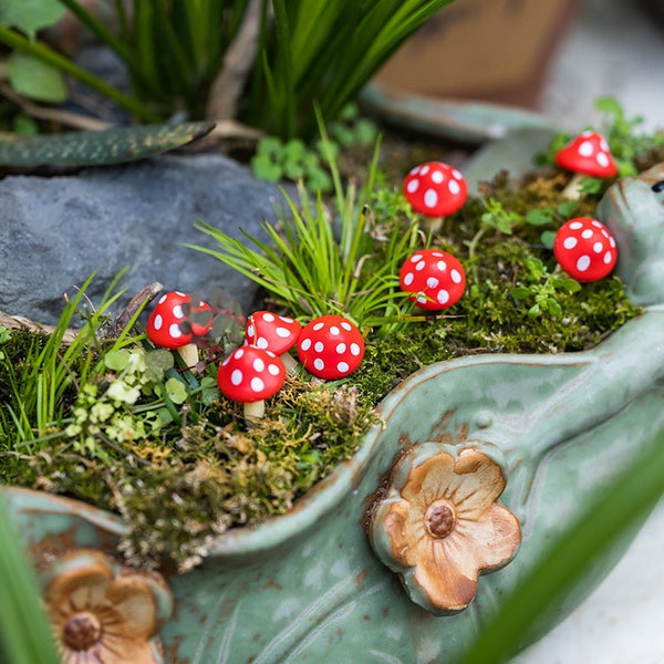 10pcs  Miniature Fairy Tiny Red Mushroom Fairy Garden Supplies & Accessories Terrarium Figurines