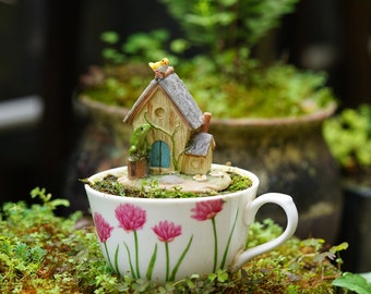 Miniature Fairy Thatched Cottage  with Frog and Bird Animal Figurines Fairy Garden Supplies & Accessories Terrarium Figurines