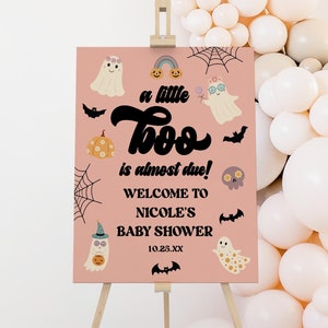 C'est bientôt la peine de vous faire plaisir ! Panneau de bienvenue pour baby shower Halloween | Poster chevalet de douche fantasmagorique rose fantômes mignons modifiable affiche en mousse