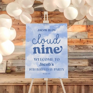 Panneau de bienvenue modifiable sur Cloud Nine 9e anniversaire | Fête d'anniversaire pour le neuvième anniversaire du nuage bleu | Poster Chevalet en mousse cartonné A11