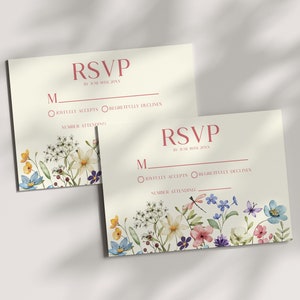 RSVP-kaart wilde bloemen bloemen bruiloft | Paarsroze elegante bijgevoegde RSVP-antwoordkaart | Bewerkbare sjabloon B25