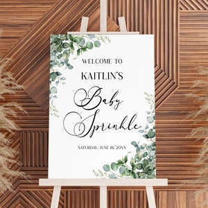 Grüne Eukalyptus Pflanze Bearbeitbares Baby Sprinkle Willkommensschild | Greenery Garten elegant Babyparty Sprinkle Staffelei Poster Schaumbrett A103