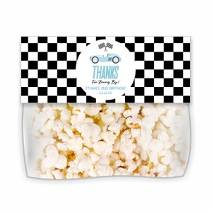 Adorno para bolsa de regalo de fiesta de cumpleaños editable en forma de coche de carreras / Etiqueta para bolsa de golosinas, golosinas y patatas fritas / Coche de carreras azul A5