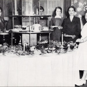 Vancouver BC Henri es Restaurant Smorgasbord Frauen Werbung Litho Postkarte Y1