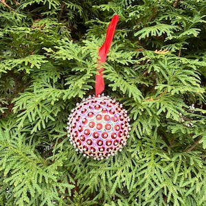 Holiday Sequin Ornament Ball Kit