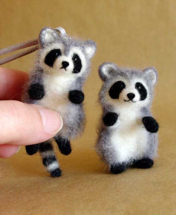 Needle felting craft set raccoon ,Non-finished 2021 . Raccoon Needle  Felting Package material DIY Felted Kits