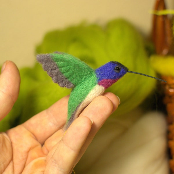 Needle felted Hummingbird(Green). Needle felted birds.Needle felted animals.Needle felted bird decoration.Christmas ornament bird.