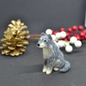 Needle Felted Wolf,Gray wolf, Felted Animasl,Realistic animals