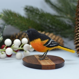 Needle felted birds.Needle Felted Oriole Hanging Ornament.Needle felted animals. Baltimore oriole