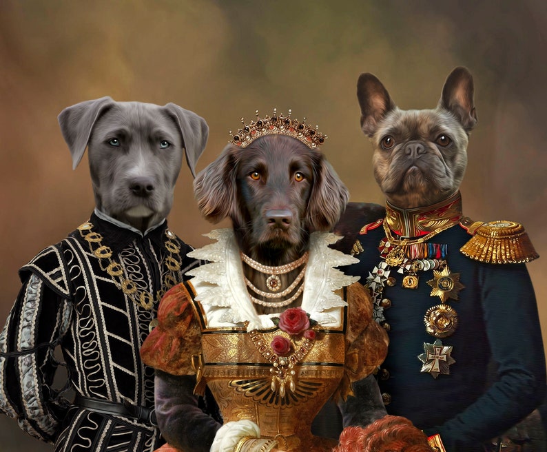 K&ouml;nnte beinhalten: Drei Hunde in k&ouml;niglicher Kleidung. Ein grauer Hund in einem schwarzen und goldenen Anzug, ein brauner Hund in einem goldenen und roten Kleid mit einer Krone und ein brauner und wei&szlig;er Hund in einer blauen und goldenen Milit&auml;runiform.