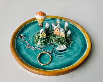 Mini island Ring Dish/Tiny House Ring Plate/Handmade Jewelry Dish/Unique Gift/Ceramic Art /Home Decor/Ceramic Sculpture