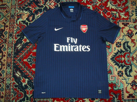 arsenal 2009 away kit