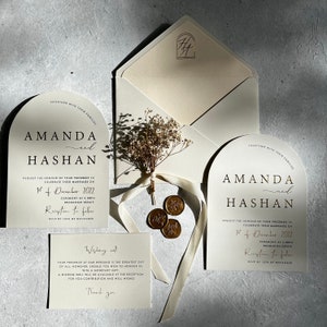 Bogenförmige Hochzeitseinladung moderne Einladung minimal und minimalistisch Save the Dates elegant