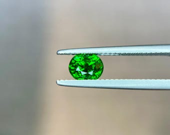 Natural Tsavorite 1.25 carats Gemstone, D-block, Dimensions- 6.4x5.5x4.9 mm Oval, Quality VS, Colour grade- AAAA, Green Garnet, ring size