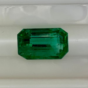 Natural Emerald, Zambian Emerald 11.1x6.8x5.9mm Octagon shaped faceted gemstone, weight-3.33 carats, Quality-SI, Loose gemstone
