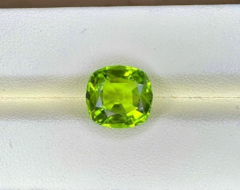 Natural Peridot 10.8x10.3x6.4 mm Cushion Shaped Gemstones, weight- 5.23 carats, neon green colour, ring size peridot, Pakistan mines Peridot