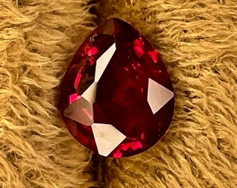 Natural Ruby5.2x4.2x2.5mm pear shape gemstone Mozambique Ruby NO HEAT Ruby, weight-0.44 carats Pigeon Blood color Good luster, ruby gemstone