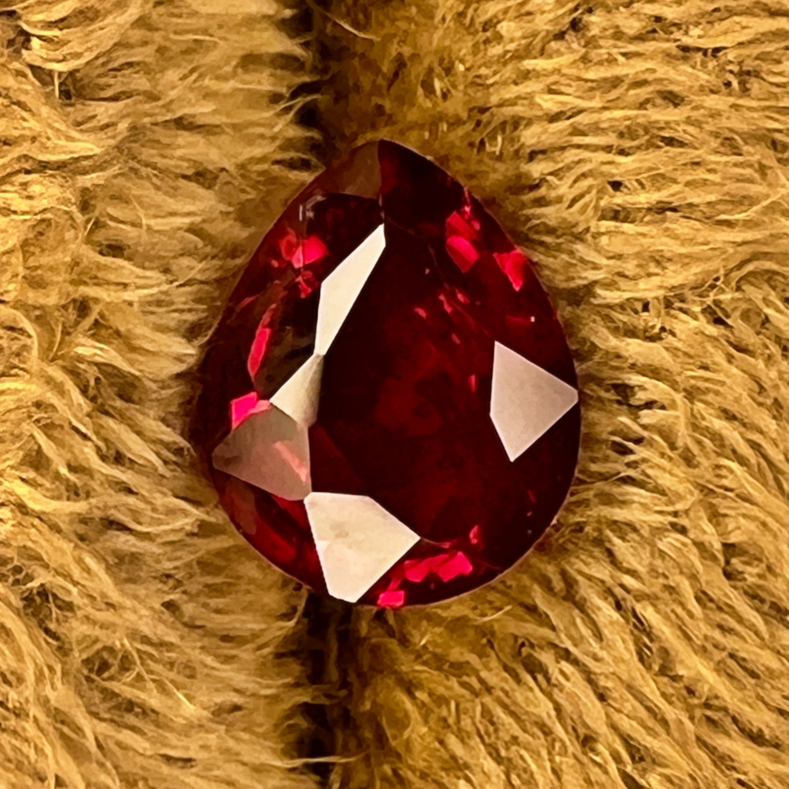 RUBIS TRAITé ROSE ROUGE DU MOZAMBIQUE DE 3,86 CARATS ★★ p125