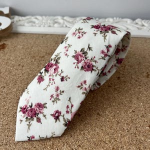 Floral pink Necktie for Groom, Groomsmen tie with flowers, gift for groom, cotton tie