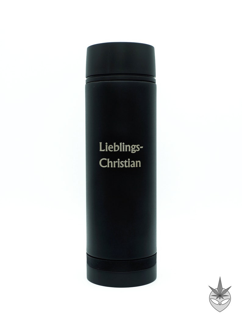 May include: A black stainless steel water bottle with the text "Lieblings-Christian" engraved on the side.
