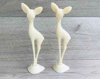 vintage décoratif blanc fauve Petit animal sculpté Blanc plastique faon duo figurine Jouet soviétique ou sculpture cerf blanc