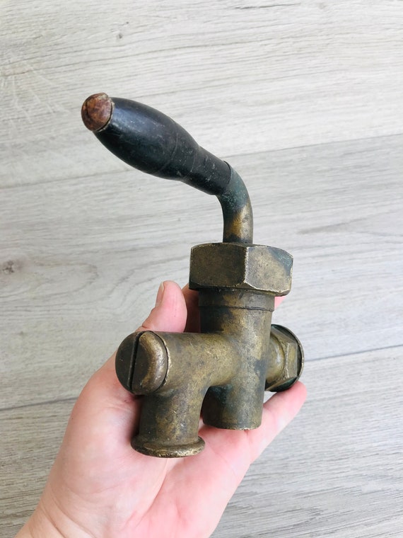 Vintage Messing Weinfass Wasserhahn Zapfhahn Antik Spigot Schlüssel  Ungewöhnliche alte Wasserhahn Industrial Wasserventil Home Dekor Weinfass  Spigot Barrel Tap - .de