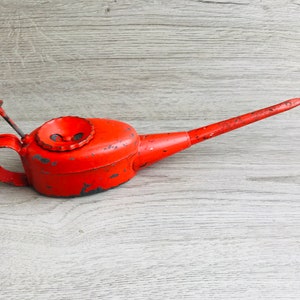 Old rustic oil can container Vintage oiler machine oil Mechanic machinist tool Motor oil Garagenalia Man cave decor Vintage workshop