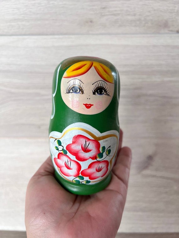 ロシアン マトリョーシカ 3 small dolls Green Yellow Beautiful