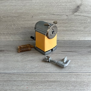 Taille-crayon vintage Taille-crayon rotatif de bureau Pince de bureau Taille-crayon manuel en métal Papeterie Taille-crayon mécanique