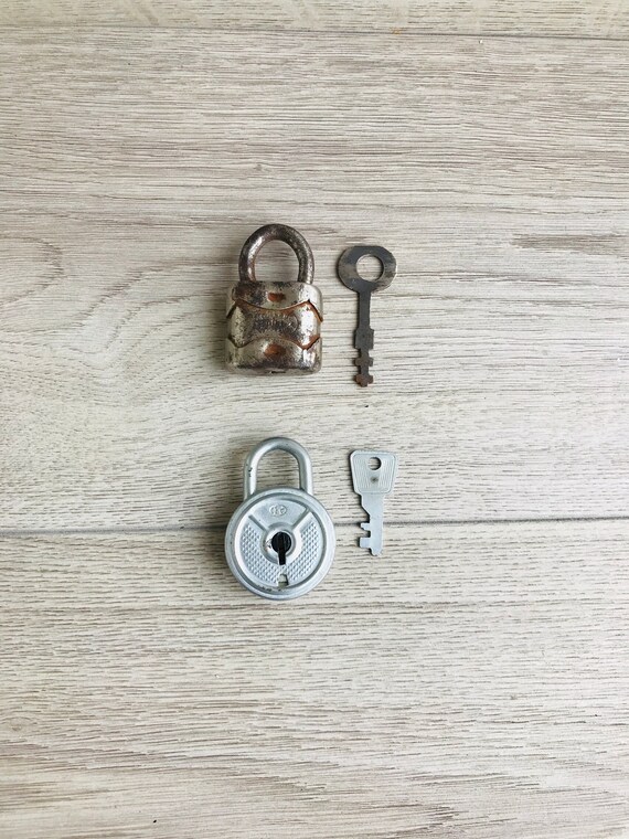 Vintage Collectible Padlock With Key Decorative Metal Working Door