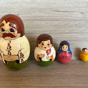 Nesting doll Russian matryoshka  4 dolls in 1 Nesting dolls Handmade wooden toy Wood dolls Vintage russian wood hand painted Matryoshka doll