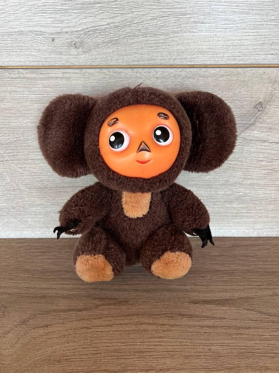 Pantolonsiz etek ostida miltillaydi